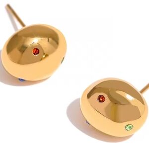 ▪️Gold studs with zirconias